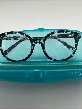 Black and White Tortoiseshell Round Readers 2.50 Glasses